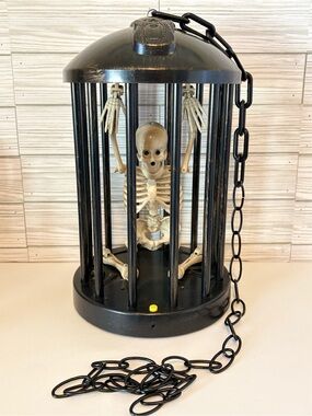 Gemmy Animated Caged Skeleton Halloween Prop Gotta Go Shakes Talks Works 13”